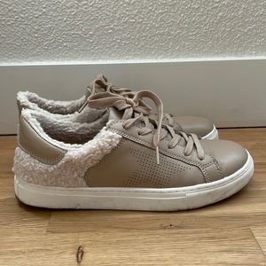 Cute sneakers with sherpa